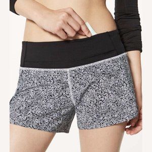 Lululemon Run Times Shorts 4" in Ditsy Daisy White